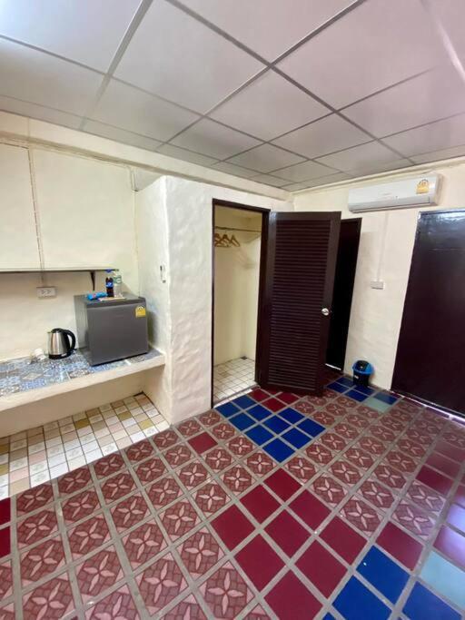 Ratanawong Place 405 Apartment